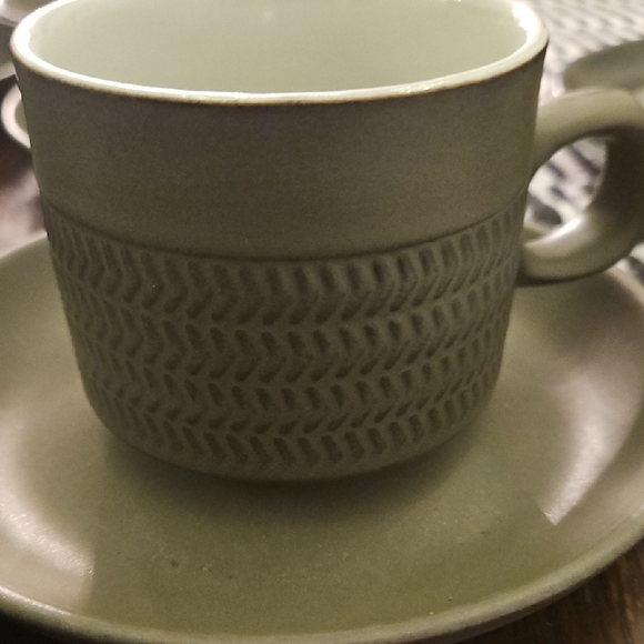 Elegant Olive Green Stoneware Tea Set - Picture 4 of 5
